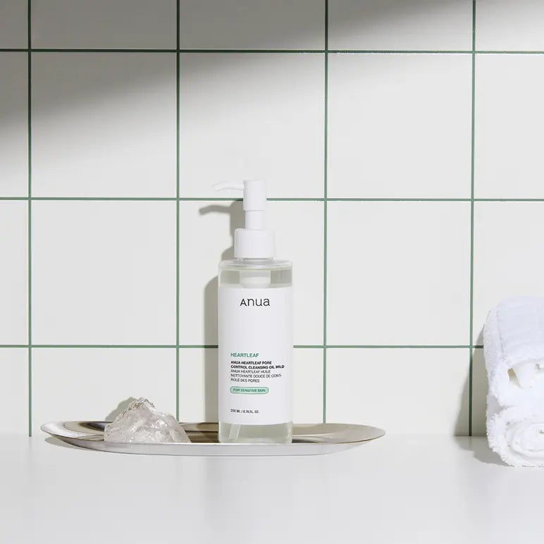 Anua Heartleaf Pore Control Cleansing Oil Mild 200ml at Embé Skin Korean and Japanese Beauty Skincare