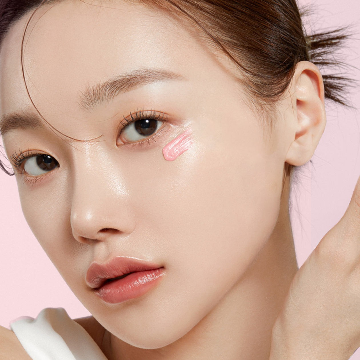Medicube PDRN Pink Peptide Eye Cream 30ml at Embé Skin Korean and Japanese Beauty Skincare
