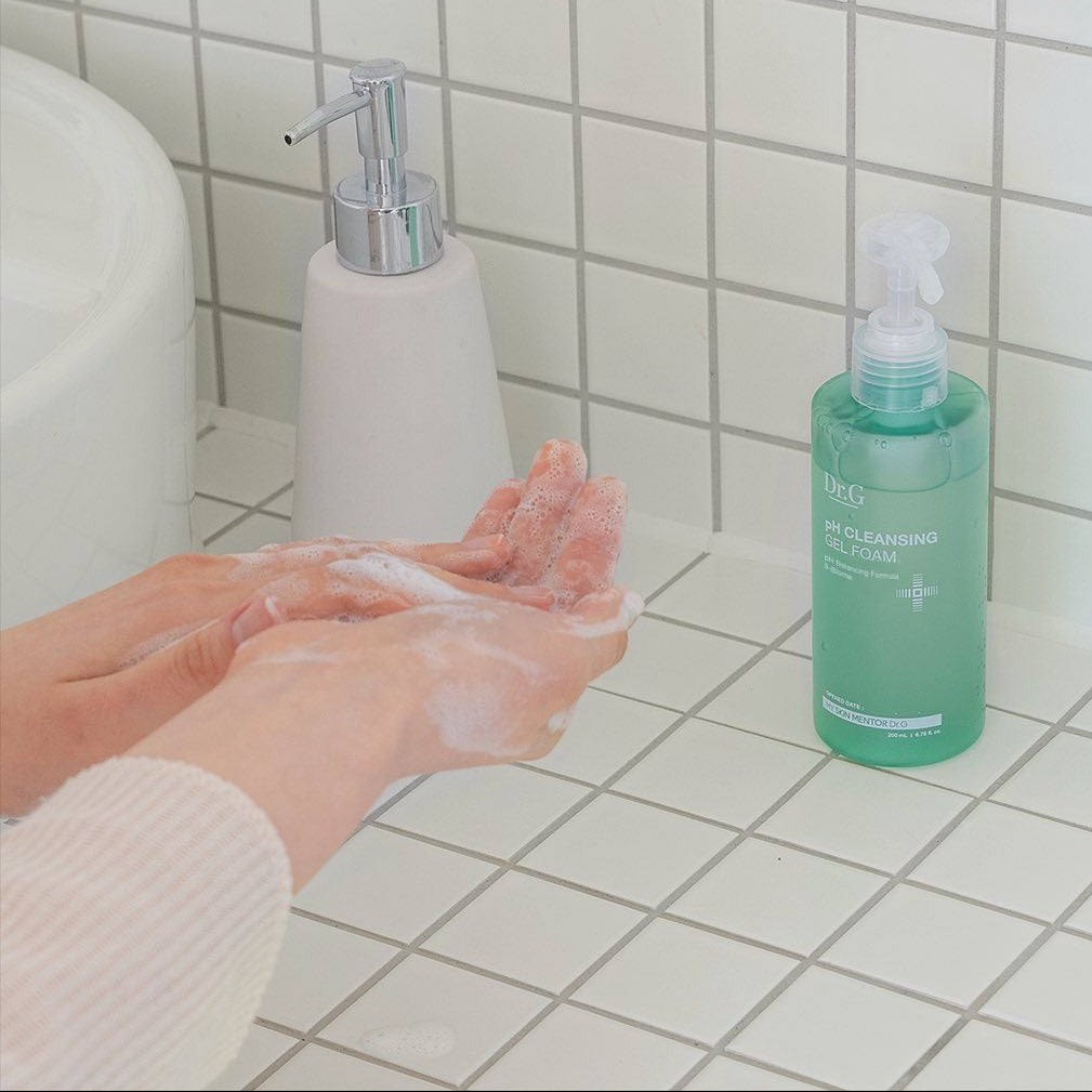 pH Cleansing Gel Foam